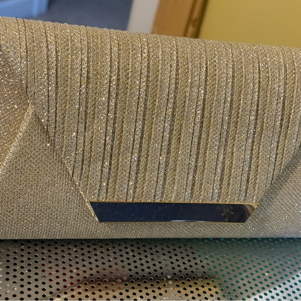Elegant Gold Clutch Bag - Picture 2 of 4
